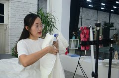 服務(wù)“夜”態(tài)，創(chuàng)造商機(jī)！英儂魏經(jīng)理如是說(shuō)