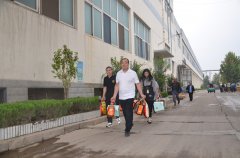 國慶中秋  員工“有?！? /></div>
			<div   id=